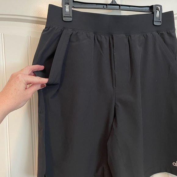 Men’s Alo 9" Repetition Short Black size small - Picture 5 of 5